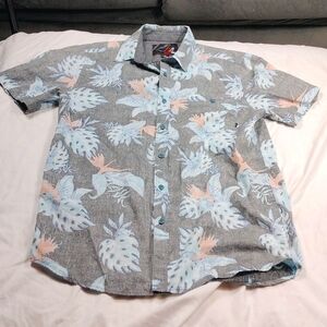 Amplify mens short sleeved button down shirt size medium